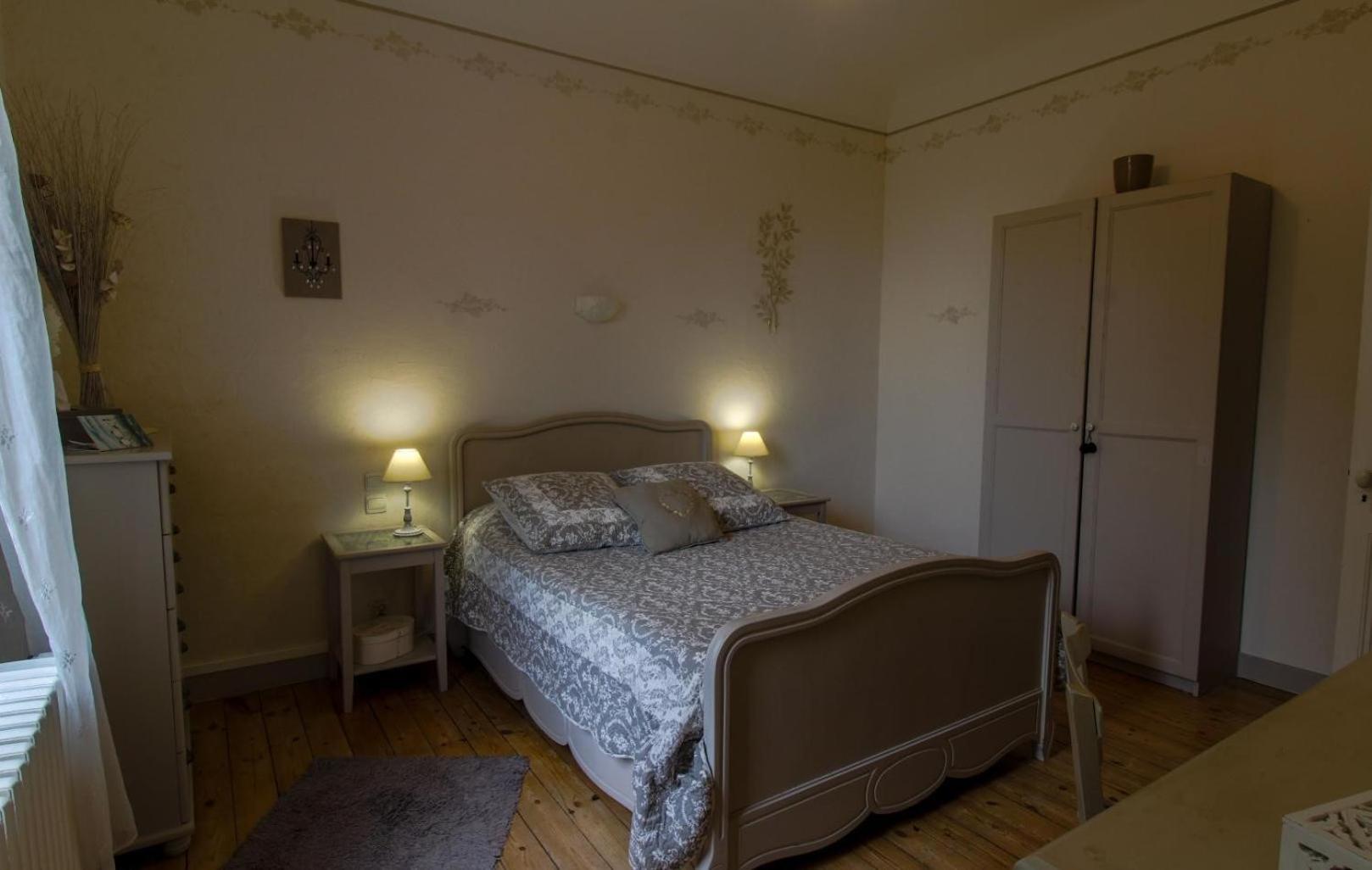 Le Logis Du Canal Bed & Breakfast Marennes  Bagian luar foto