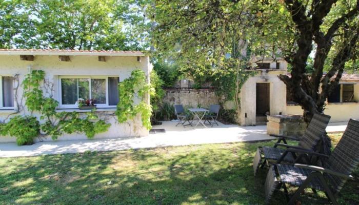 Le Logis Du Canal Bed & Breakfast Marennes  Bagian luar foto